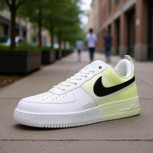 Nike Air Force 1 React Blanco y Negro Talla 11 Zapatillas Deportivas con Parte Superior de Malla Transpirable y Entresuela de EVA - Product Image 2