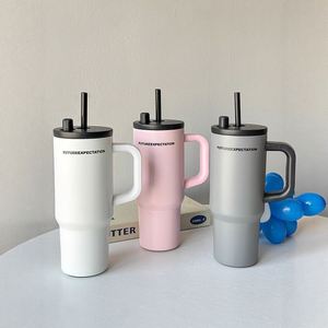 Gobelet isotherme de voyage pour voiture 720 ml (24 oz) avec poignée, couvercle, paille et base antidérapante pour thé chaud - Product Image 1