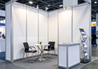 Stand modulaire en profilés aluminium 10x20 pieds pour les participants aux salons professionnels à Dubaï, Émirats arabes unis, stable et réutilisable