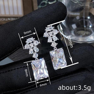 Orecchini pendenti da donna Sxpx con cristalli, in argento 925 placcato oro bianco, a forma di corona, gioielli classici da sposa con montatura a griffe - Product Image 6