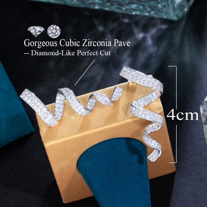 Quay Ribbon hình dạng đầy đủ màu trắng Cubic Zirconia paved dài dangle Drop Earrings đối với phụ nữ thiết kế độc đáo CZ Đảng đồ trang sức - Product Image 3