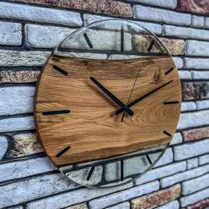 Reloj de Pared de Resina y Madera Hecho a Mano, Moderno, Duradero, Elegante y Funcional, Ideal para Sala de Estar o Dormitorio - Product Image 2