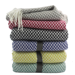 Manta de Jacquard Moderna 100% Acrílica con Patrón Cepillado, Anti-Pilling, Lavable a Máquina, para Cama, Sofá, Sillón, Temporada de Invierno - Product Image 1