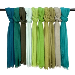 Pañuelos Lisos de Rayón Modal Viscosa Voile Premium en Oferta, Hiyabs Islámicos Populares para Mujeres Musulmanas, Chales de Algodón Arrugado con Borlas - Product Image 4