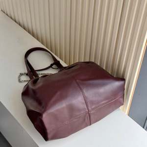 Sac fourre-tout à cordon en cuir de mouton pour femme, grande capacité, avec rembourrage en coton doux et design matelassé, idéal pour un usage quotidien - Product Image 5