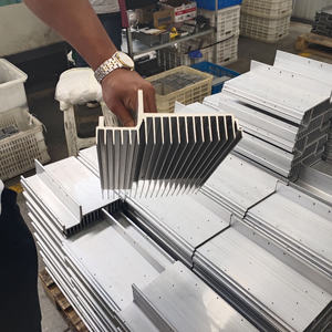 45 Graus Canto Perfil De Alumínio Luz De Tira LED Extrusão De Alumínio LED Difusor PC Extrusão De Alumínio LED Perfil Fábrica - Product Image 3