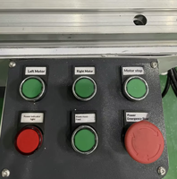 Alimentation automatique en option, largement utilisée dans les cadres décoratifs, la découpe de profilés de portes et de fenêtres