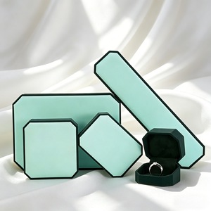 Boîte à bijoux en velours octogonale de luxe haut de gamme avec logo personnalisé en usine pour bagues, colliers, bracelets, boucles d'oreilles - Product Image 1