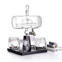 WEIBU 51-100ml Carafe unique en forme de voiles de bateau avec verres à shot gravés, aérateur à vin en verre/bois, pour bar à domicile moderne, fêtes, mariages, cadeau