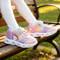 Logo personnalisé Baskets pour enfants Fabricant Mignon motif de dessin animé coloré Semelle lumineuse LED Filles Chaussures de sport décontractées