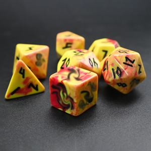 <span class=keywords><strong>Juego</strong></span> de dados Dnd personalizados de resina poliédrica con logotipo personalizado de esquina redonda D100 D4 D10 D8 D12 D20 D6 para juegos de rol - Product Image 3