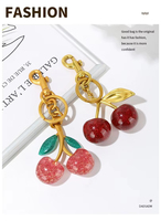 Porte-clés en alliage de zinc avec cerise 3D en cristal, imprimé en relief, mignon et tendance, pour sacs de femmes, accessoires de voiture de luxe, vente en gros
