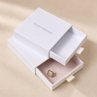 Petit MOQ, boîte à bijoux personnalisée avec logo et ensemble de sacs, emballage en papier kraft beige crème de qualité supérieure pour bague et bracelet
