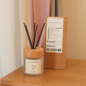 Bouteille de diffusion de roseau d'aromathérapie en verre de parfum givré à cylindre simple avec couvercle en bois pour décembre - Product Image 2