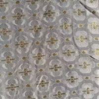 Tissu Jacquard en Soie Métallique, Motif Serpent, Jacquard en Soie avec Couleur Or et Argent de Lurex