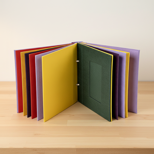 Album photo personnalisé en tissu, pages intérieures multicolores, logo en feuille d'or - Product Image 1