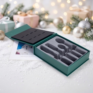 Boîte en papier rigide à fermeture magnétique de luxe personnalisée pour flacon de parfum avec emballage de boîte, noir mat, estampage or, boîte cadeau cosmétique - Product Image 1