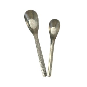 Juego de cucharas de titanio puro, cuerpo recto, textura martillada, color sólido, tazón profundo para uso doméstico y infantil - Product Image 4