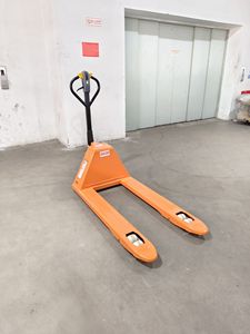 Transpaleta semieléctrica de 1500 kg-2 toneladas, elevador hidráulico con Motor de CC para restaurante, tiendas de reparación de maquinaria, venta al por menor, - Product Image 5