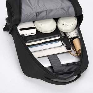 Sac à dos promotionnel pour ordinateur portable en tissu Oxford, idéal pour les voyages, l'université et l'école, avec port de chargement USB - Product Image 3