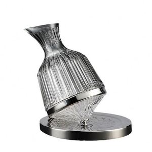 Carafe à vin rouge de luxe 1500 ml avec boîte cadeau, design Striker or et argent, verseur gyroscopique rotatif à 360° - Product Image 4