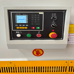 Cisailles à <span class=keywords><strong>guillotine</strong></span> (QC12Y-6x3200) <span class=keywords><strong>Cisaille</strong></span> à métaux pour les industries de la construction en acier inoxydable-Nouveau PLC d'engrenage de moteur de pompe d'<span class=keywords><strong>occasion</strong></span> - Product Image 3