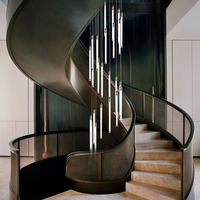 Escalier en colimaçon au design moderne, escalier flottant avec structure en acier pour usage hôtelier, escalier décoratif