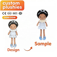Poupée en tissu personnalisée pour fille noire, OEM ODM, poupée en peluche douce avec robe à carreaux et col en dentelle, cadeau personnalisé pour enfant