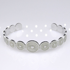 Round Opening c Adjustable Stainless Steel <b>Couple</b> <b>Bracelet</b> Wholesale Stainless Steel <b>Bracelet</b> Waterproof Female <b>Bracelet</b> - Product Image 3