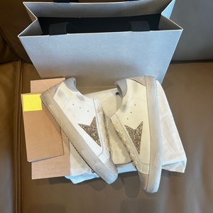 Chaussures blanches en cuir <span class=keywords><strong>de</strong></span> vachette grainé <span class=keywords><strong>de</strong></span> haute qualité pour femme et homme, avec étoiles dorées à paillettes et queues argentées, rehaussantes invisibles - Product Image 3