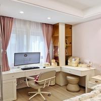 Bureau bibliothèque de luxe à plateau relevable avec panneau de support épaissi pour studio de boutique et espace de travail polyvalent