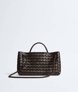 Bolso de mano pequeño Andiamo de Bottega BV en piel Intrecciato flexible con detalle de nudo distintivo y correa cruzada deslizante Veneta - Product Image 5