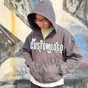 Sweat-shirt à capuche Boxy en coton brodé d'autocollants en éponge de style urbain personnalisé pour hommes - Product Image 1