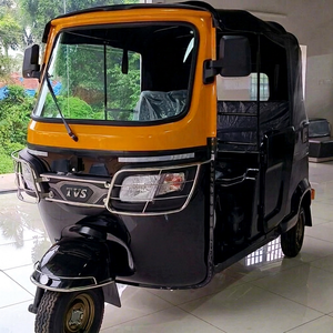 รถสามล้อไฟฟ้าสำหรับผู้โดยสาร 48V 501-800W แบบเปิดประทุน 3 ที่นั่ง โครงเหล็ก ได้รับการรับรองมาตรฐาน DOT สีดำ-เหลือง มีหลังคา ดิสก์เบรกหน้า ระยะทางวิ่ง 70-90 กม. - Product Image 1