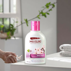 Miosuki Fresh Herbal Care Teen Nettoyant intime avec contrôle des odeurs Jetable Doux Formule quotidienne Hygiène - Product Image 1