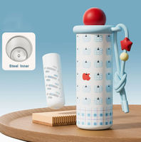 Bouteille en acier inoxydable avec revêtement céramique 550 ml avec cordon, tasse isotherme rétro à carreaux, logo personnalisé, fournisseur OEM en gros, Taza Termica