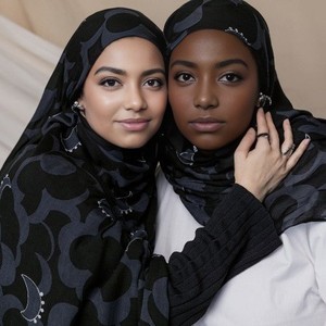 Écharpes en mousseline de soie en satin croissant Hijab doux et soyeux en polyester respirant emmailloter tête de lune islamique ethnique vente à chaud - Product Image 4