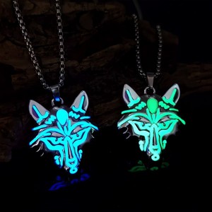 HipHop Halloween Luminous <span class=keywords><strong>Wolf</strong></span> Head Colgante Collares Vintage Street Dashing Night Lights Cool <span class=keywords><strong>Wolf</strong></span> Heads Collar - Product Image 1