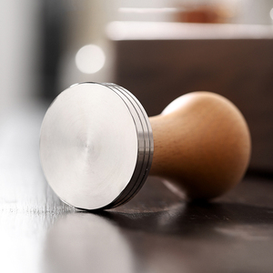 Tamper de café Espresso Coffee Tamper Mango de madera Base de hierro plano Estación de apisonamiento de bajo costo Barista Espresso - Product Image 5