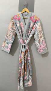 Kimono indio acolchado a mano para mujer, estampado floral, largo, con cuello en V, de algodón suave y cómodo para otoño. - Product Image 3