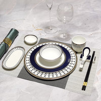 Service de table de luxe en porcelaine fine, assiettes et tasses bleues avec bord doré, ensembles de vaisselle en céramique pour cadeaux de mariage