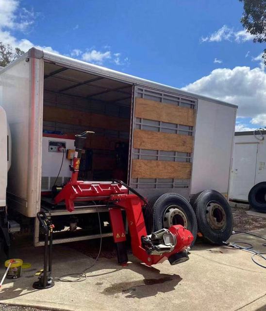 Mobile Truck Tire Changer for Rim 13"-26" 700kg Capacity 170L Tank 16bar Air Chent CH-YT008