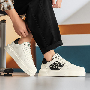 รองเท้าผ้าใบผู้ชายแบบสวม สปอร์ต สีขาว ระบายอากาศได้ดี แฟชั่นทันสมัย ปิดนิ้วเท้า กันลื่น เหมาะสำหรับฤดูใบไม้ผลิ ฤดูใบไม้ร่วง และฤดูหนาว - Product Image 4