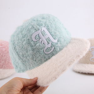 Modische 6-Panel-Baseballkappe mit 3D-Kettenstickerei, Flachschirm, aus Mohair, für Sport, Pelzige Snapback-Mützen - Product Image 4