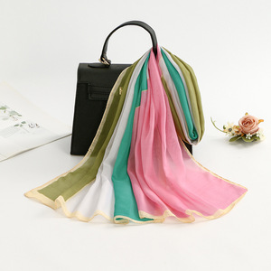 Nouvelle Écharpe en Chiffon de Luxe Légère et Tendance, Magnifique Châle Respirant à Motifs Floraux pour <span class=keywords><strong>Femme</strong></span> - Product Image 6