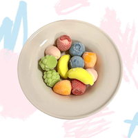 Nouvelle conception de produits alimentaires exotiques en gros : Mini glaces 3D aux fruits variés (mangue, pêche, melon) avec chocolat, saveurs tendance