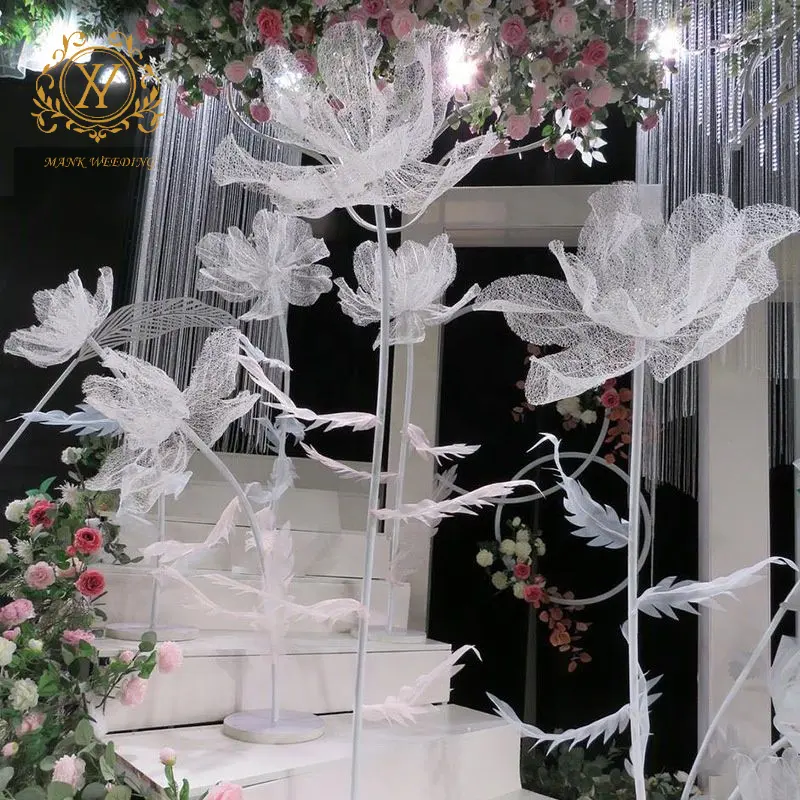 Nouveau tissu blanc créatif fleurs ornements d'orientation routière ensemble de trois pièces décoration d'allée de mariage pour la zone de réception de bienvenue