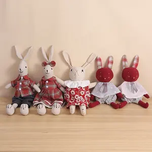 कस्टम कैनवास पुष्प पोशाक भरवां खरगोश के साथ चलनेवाली कपड़ा गुड़िया खिलौना आलीशान कपड़े चलनेवाली गुड़िया