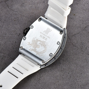 นาฬิกาข้อมือผู้ชายดีไซน์ใหม่แบบ OEM สไตล์ Iced Out รูปปลา<span class=keywords><strong>คา</strong></span><span class=keywords><strong>ร์</strong></span><span class=keywords><strong>ฟ</strong></span> หรูหรา นาฬิกาควอตซ์สำหรับนักธุรกิจ - Product Image 4