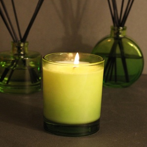 RAINCOAST Custom 200G Cera <span class=keywords><strong>de</strong></span> soja Vela <span class=keywords><strong>de</strong></span> Rosa Vainilla Aroma <span class=keywords><strong>de</strong></span> coco Pilar <span class=keywords><strong>de</strong></span> Navidad <span class=keywords><strong>de</strong></span> lujo Venta al por mayor Vidrio tintado - Product Image 1